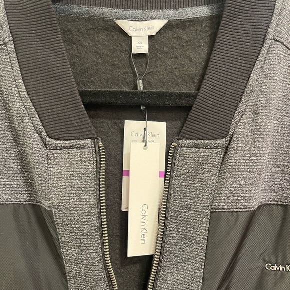 ☑️NWT Calvin Klein Zip Up☑️ - Picture 2 of 3